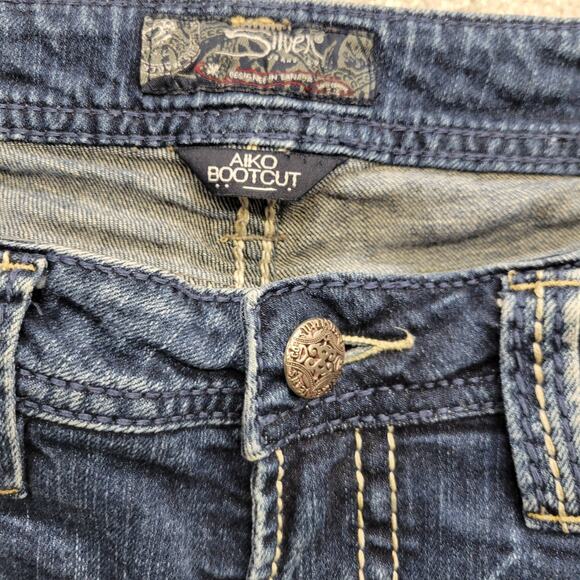 Silver Jeans Women's 32 x 29 Suki Western Glove Works Straight Leg Fit Blue - Picture 8 of 9